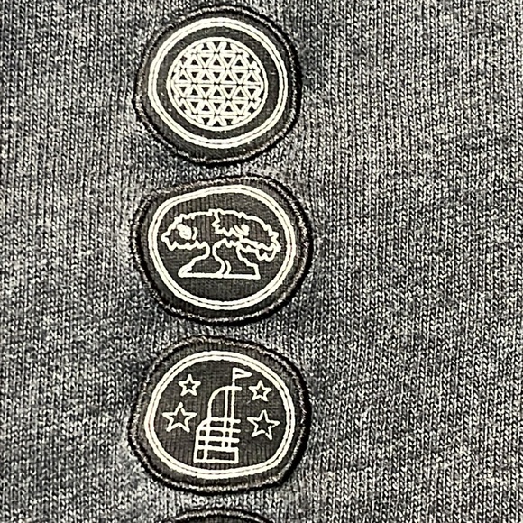 Disney 1/4 Button Down Mickey Sweater Men’s Size Extra Large - Picture 6 of 12